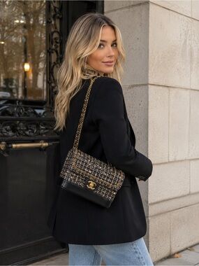 Collectable Luxury Black Tweed Shoulder Bag with Gold Chain Trim